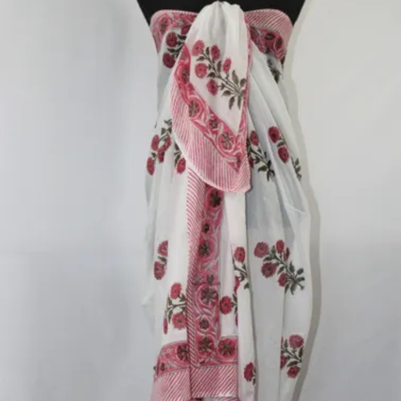 Versatile Floral India Print Cotton Fabric, White, Brown, Pink, 46.5 X 74.5 - Picture 2 of 5